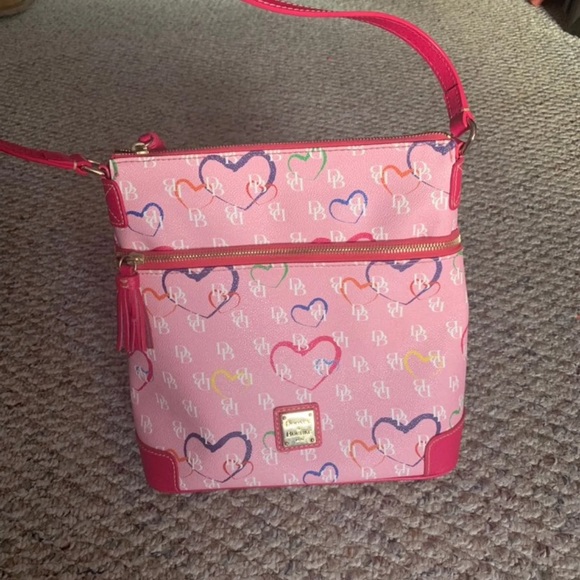 💕SOLD💕Dooney & Bourke Pink Signature Crossbody - Picture 2 of 7